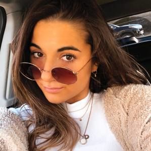 Meet your Posher, Cristina